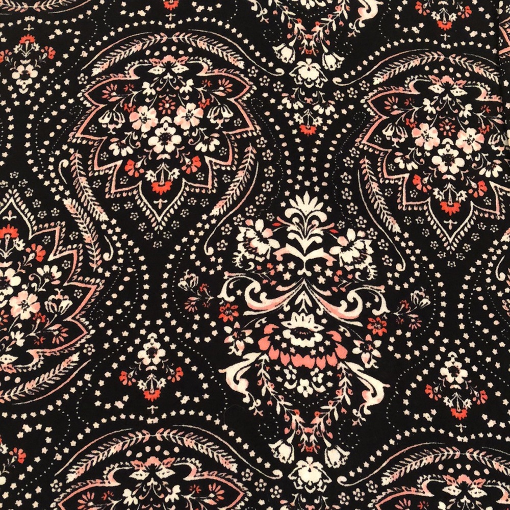 Woman’s Patterned Tank Top - Picture 5 of 5